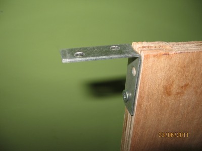 זווית ברזל צרה