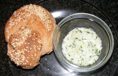 למרוח על לחמניה חמה