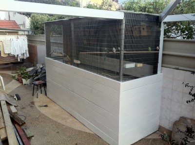 הכלוב מבחוץ