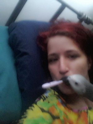 הממממ.... לא נראה לי שיש חום, אבל את צריכה פינוק דחוף.