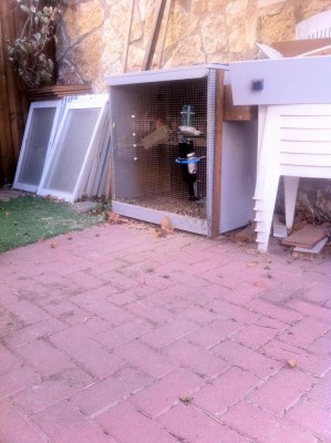 ווליר קטן שנבנה משידת החתלה ישנה.